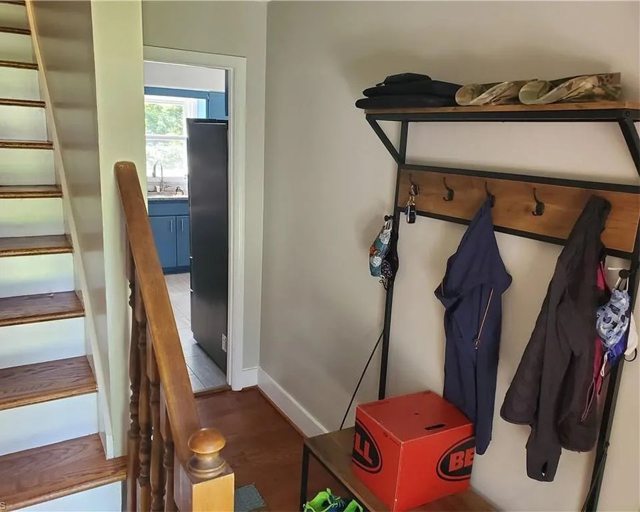 Interior trim before renovation